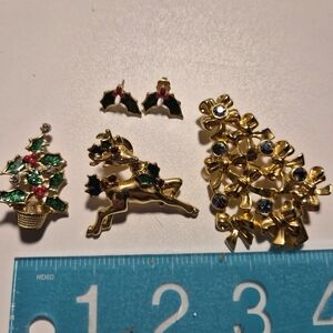 Festive Holly Brooch in Green and Red